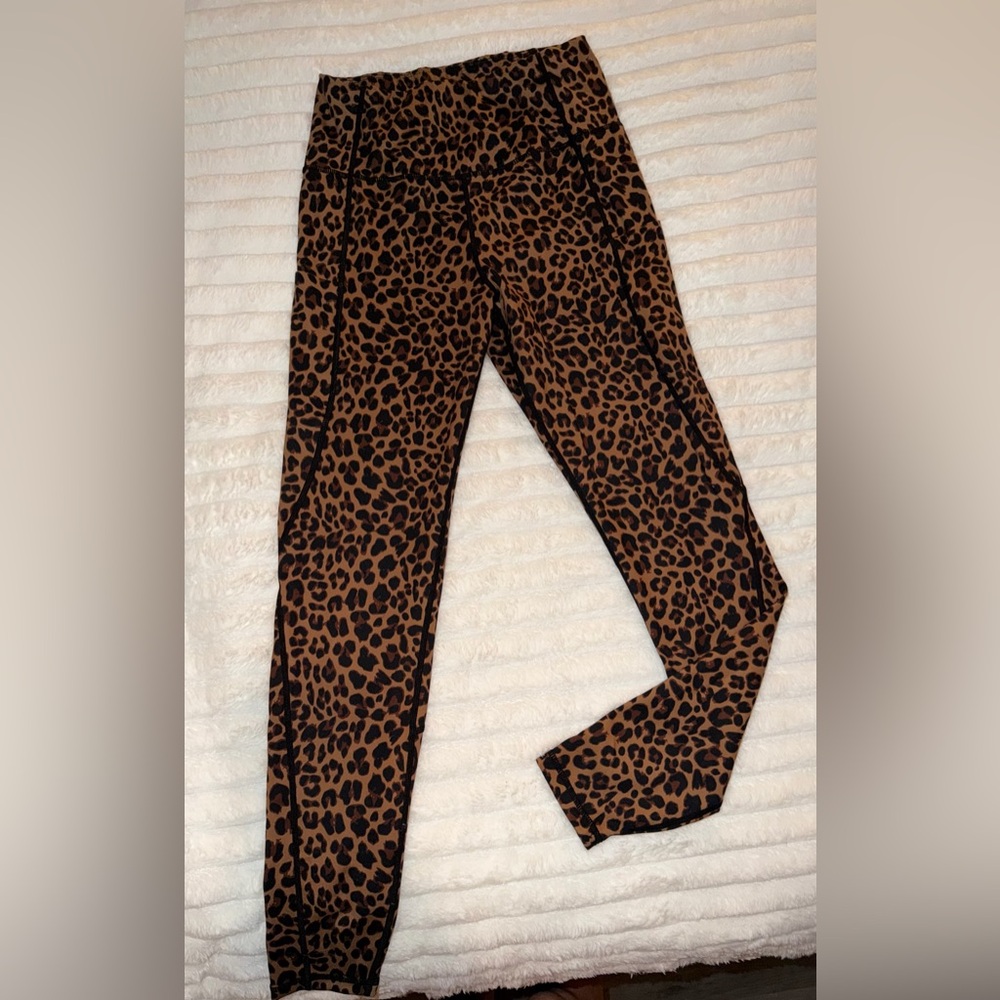 Leopard Print Size Medium Women's Pants